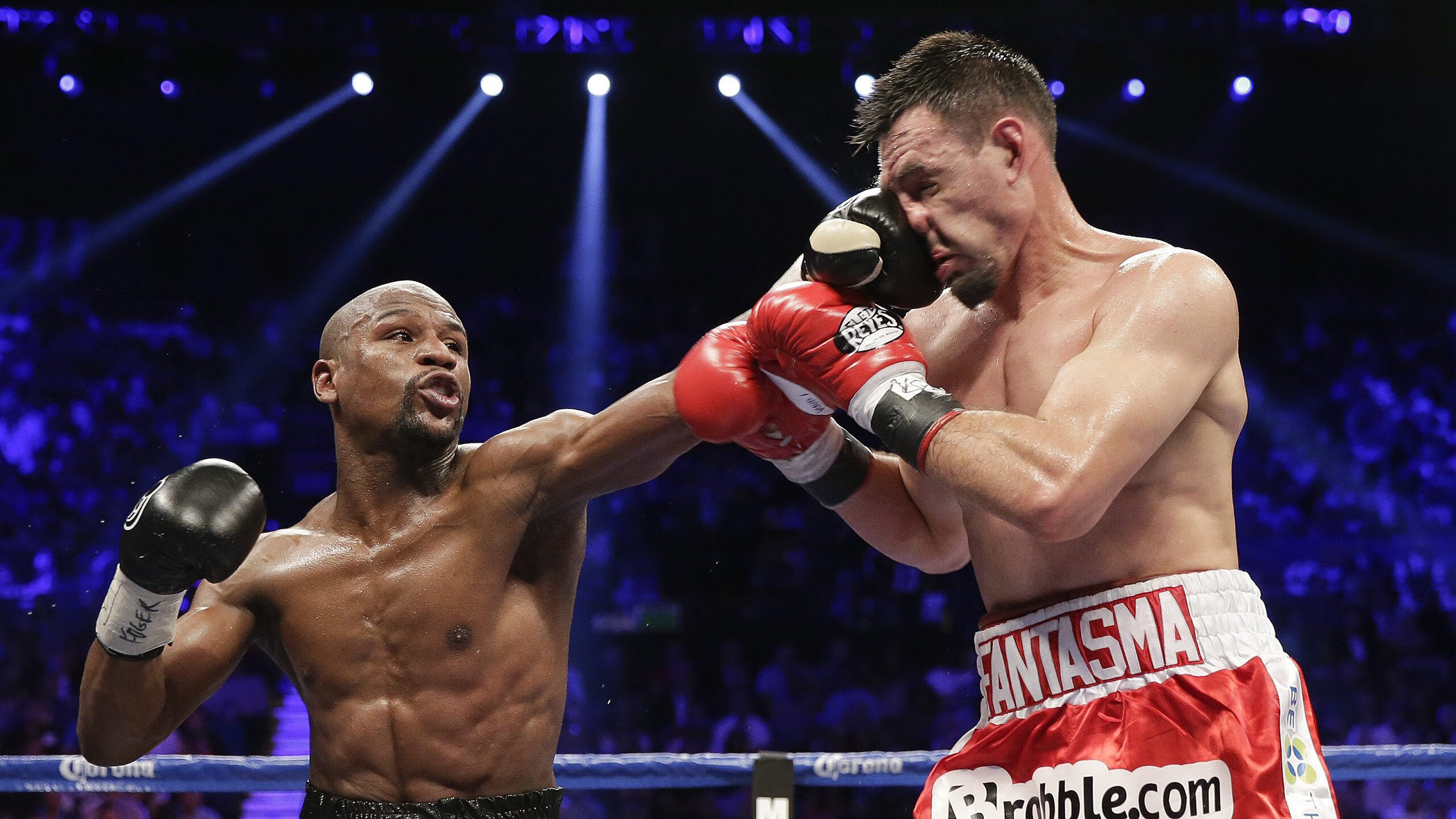 戈麦斯爆发！那不勒斯鏖战墨西哥，一场跨越时空的足球对话